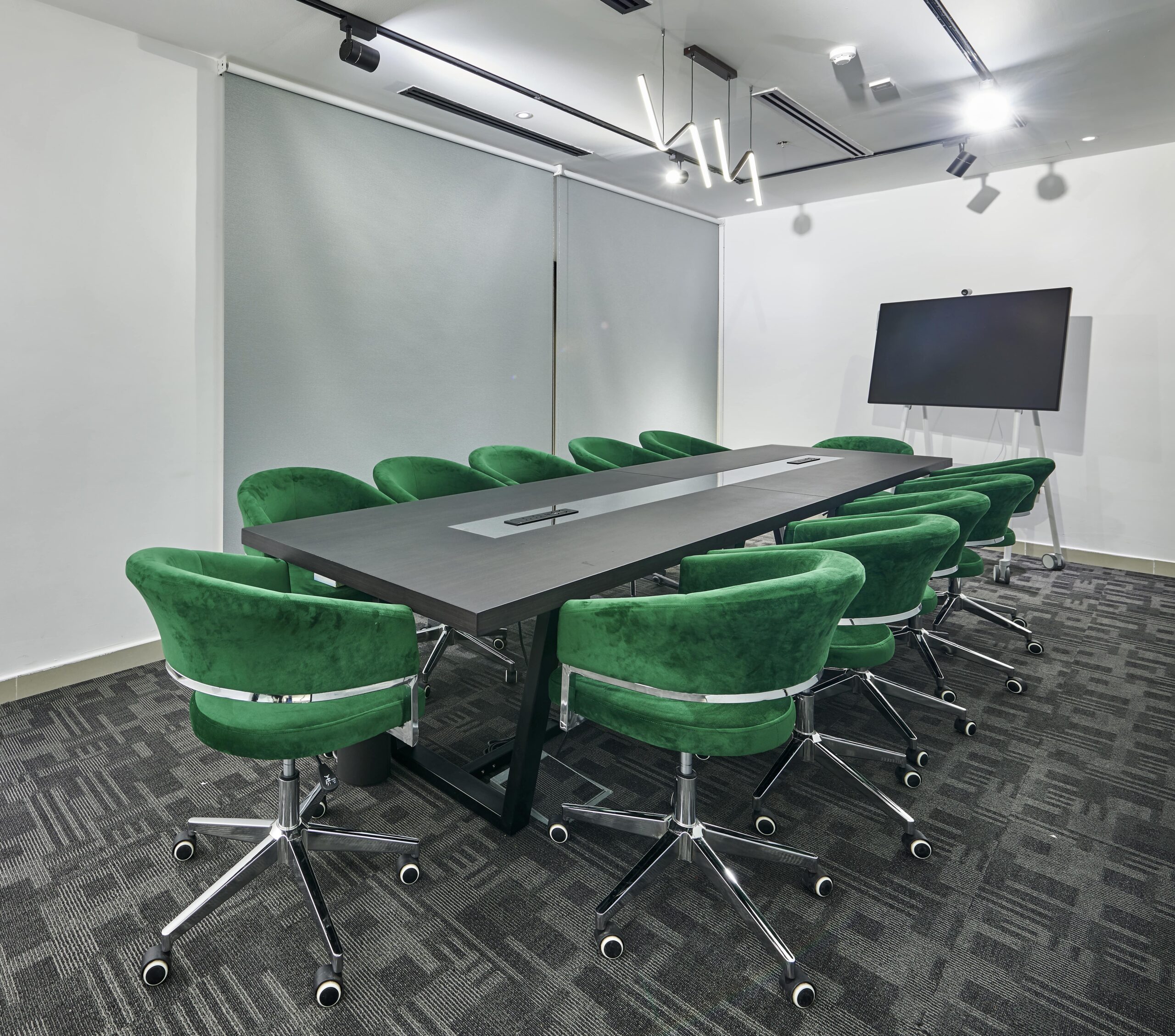 Office Interior Furniture in Dubai: Transforming Modern Workspaces